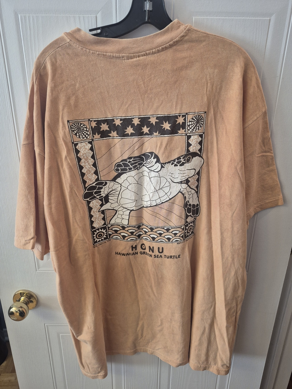 Red Earth - Honu Hawaiian Sea Turtle Graphic Tee - Hanes Beeft T !